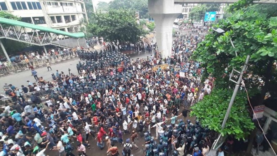 গণঅভ্যুত্থানে আহত শিক্ষার্থীদের টিউশন ফি মওকুফ